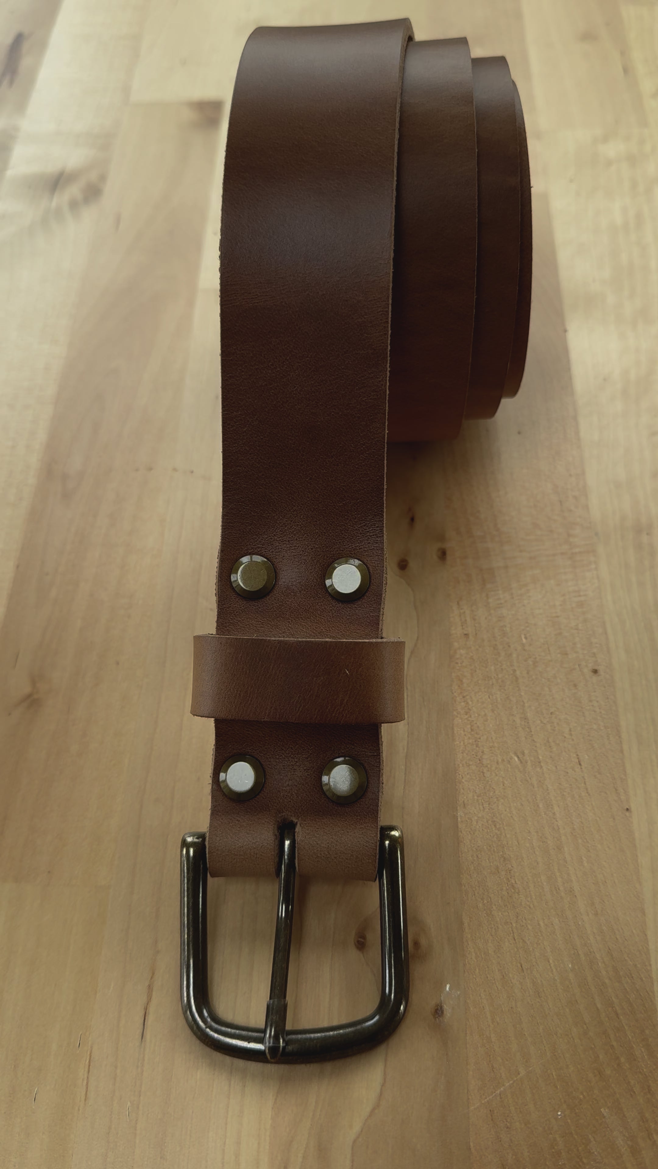 No 8 Vaquero Belt in Horween Natural Chromexcel Video Showcase