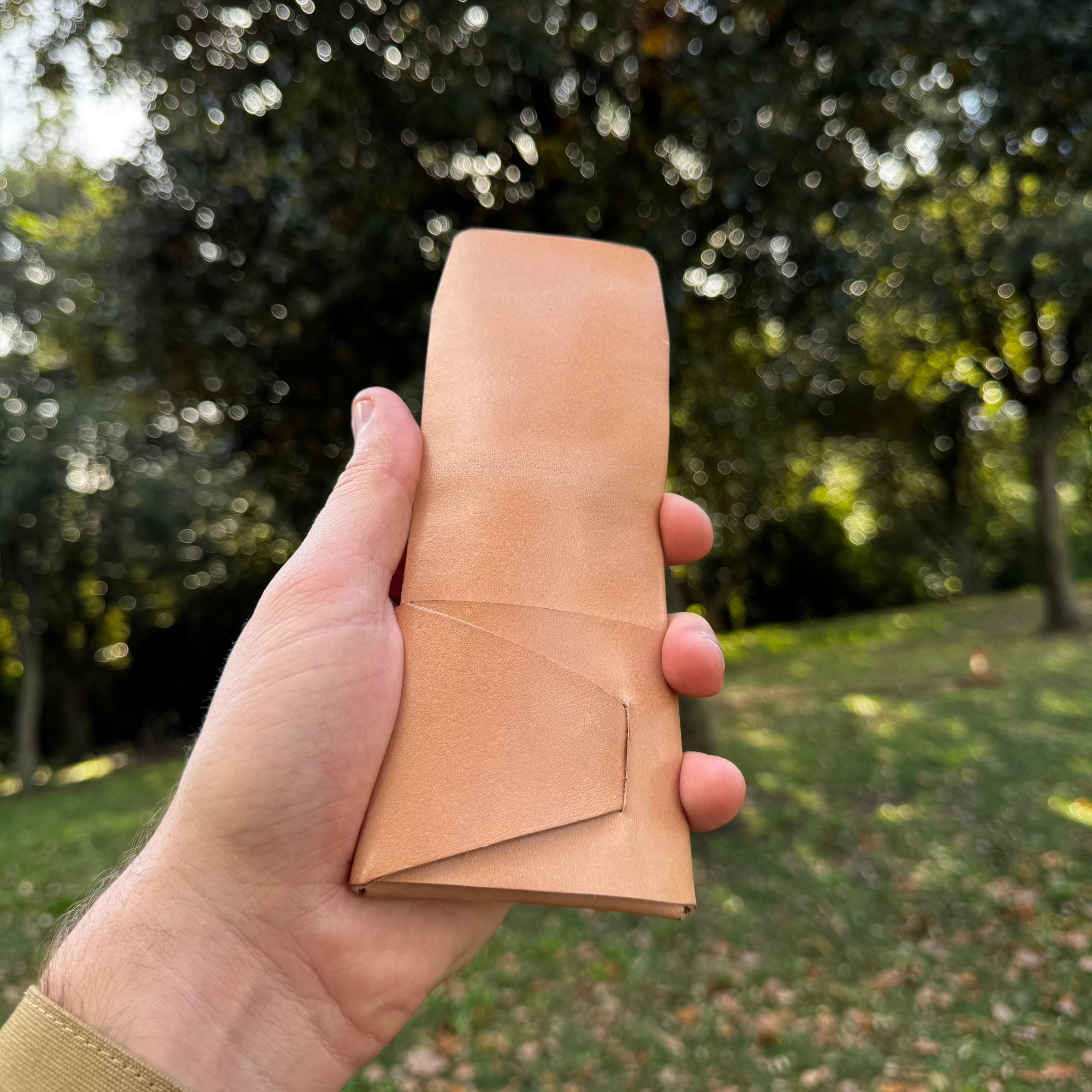 No. 66 Woodsman Leather Fold Wallet, Wicket and Craig Russet, Back Flap