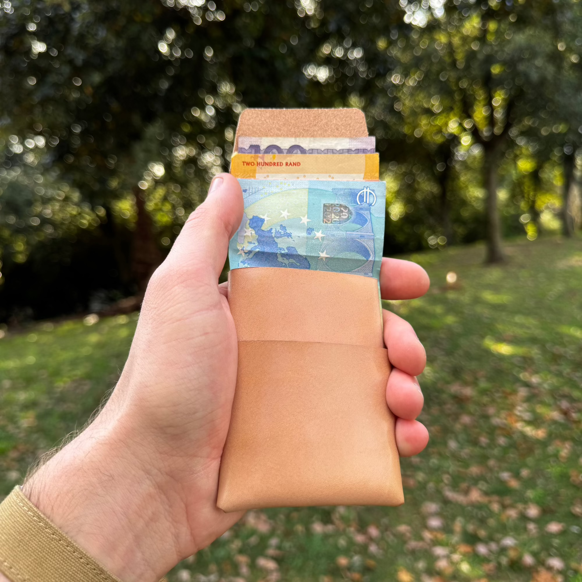 No. 66 Woodsman Leather Fold Wallet, Wicket and Craig Russet, Front Open with Cash