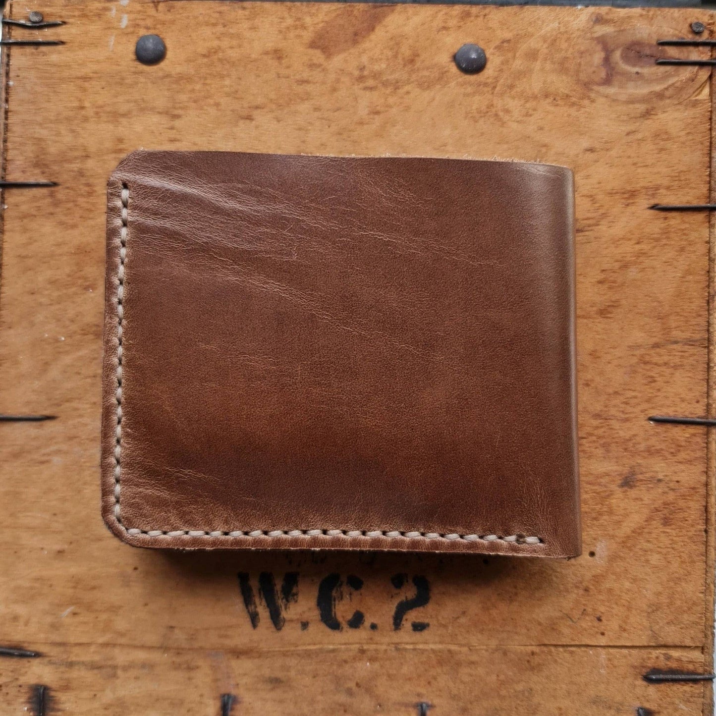 The Frontiersman men's leather wallet with cash and card holder in Natural leather - back 